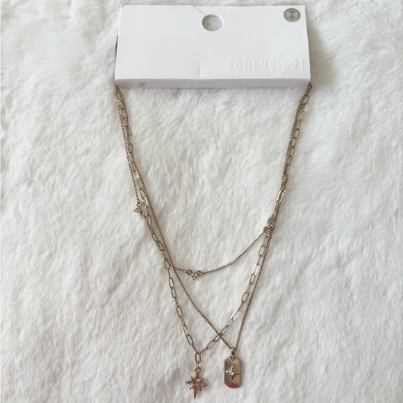 5/$25 🩷 NWT Forever 21 Gold Layered Necklace with Star Pendants - Picture 2 of 4